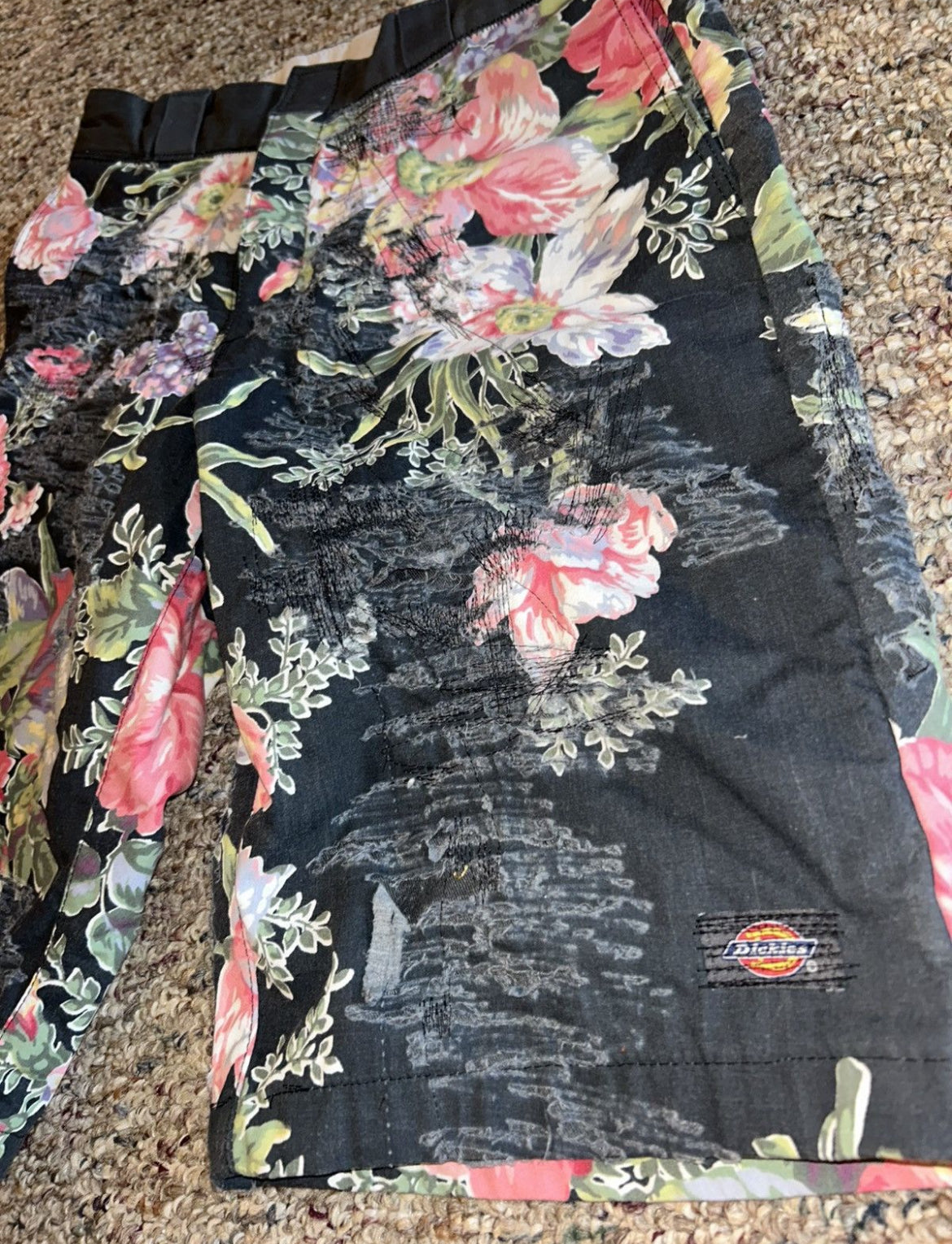 32w Floral distressed shorts