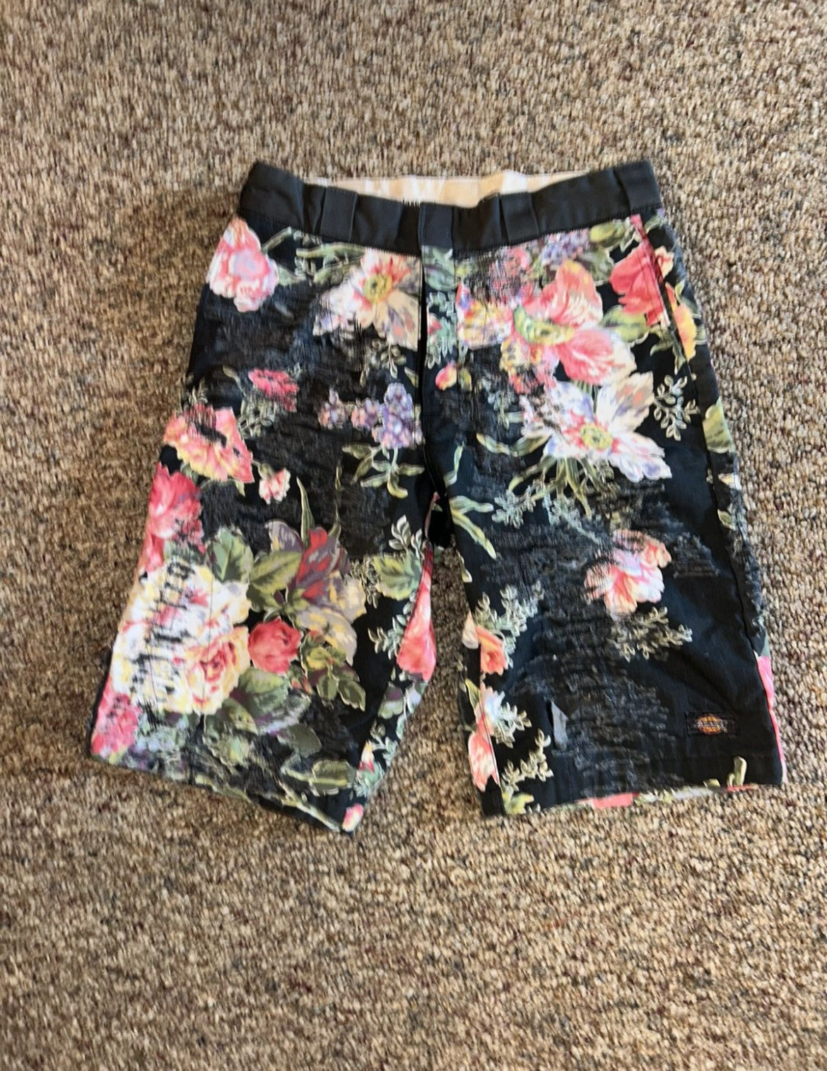 32w Floral distressed shorts