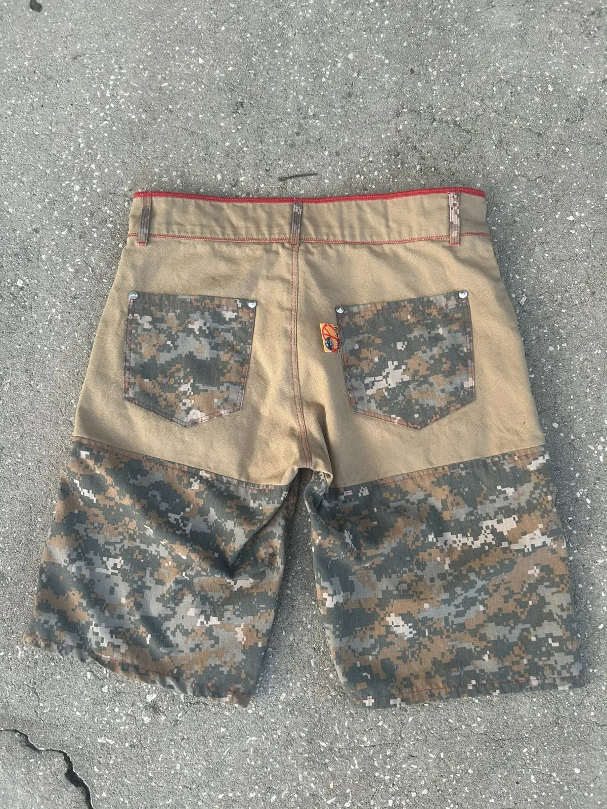 34w Hybrid camo cargo shorts